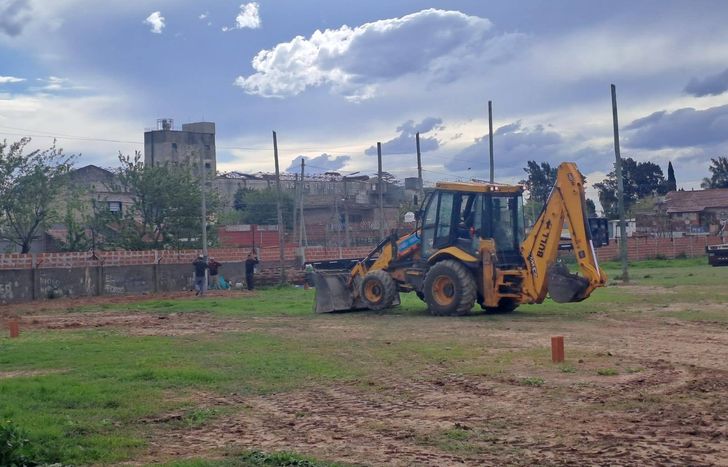 Se trabajó mucho en el Club de Temperley para concluir la obra del playón deportivo.&nbsp;