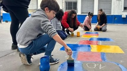 trabajaron en simultaneo en el embellecimiento de 14 escuelas de lomas