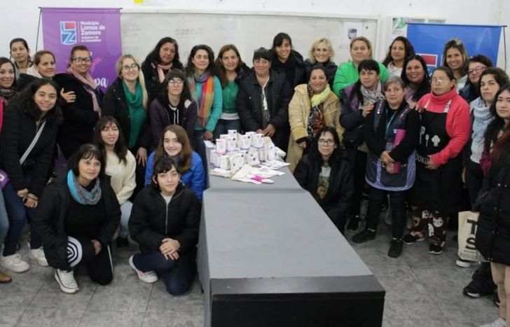 Entregaron copas menstruales y kits de toallitas reutilizables.