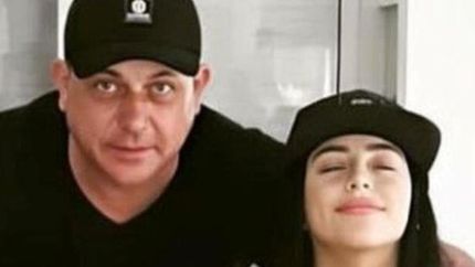 Nicki Nicole y su papá.