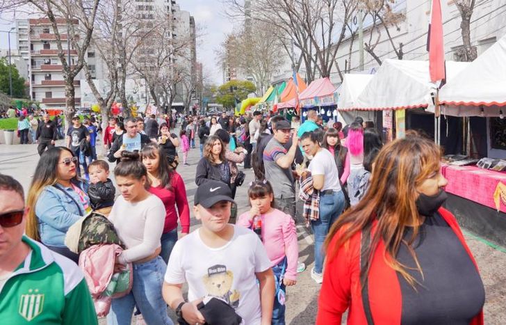 un día de fiesta, acompañado de un clima primaveral.
