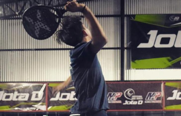 Valenzuela cuenta con varios títulos y apenas tiene 15 años.