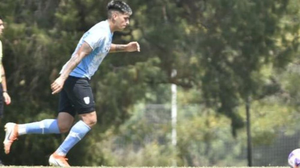 Franco Ayunta se prepara para comenzar el próximo torneo con Temperly.