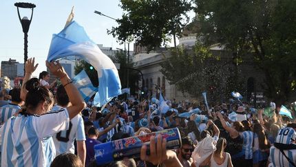 La avenida Hipólito Yrigoyen quedó totalmente cortada.