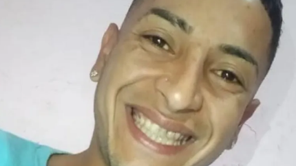 La víctima murió baleada en la calle.