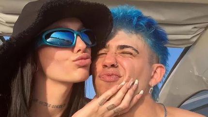 Romance confirmado.