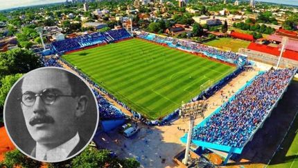 El estadio sigue llevando su nombre.