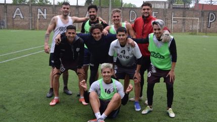 Gustavo García tiene el plantel completo para ir por el ascenso.