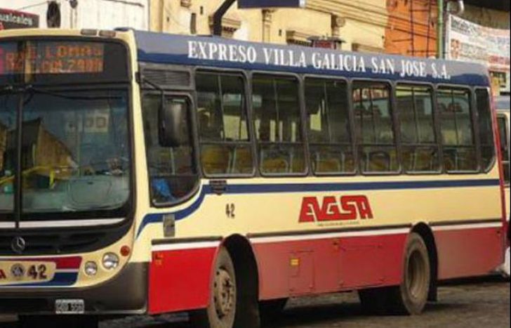 Luego de casi dos semanas, la 266 volvió a salir de su terminal.