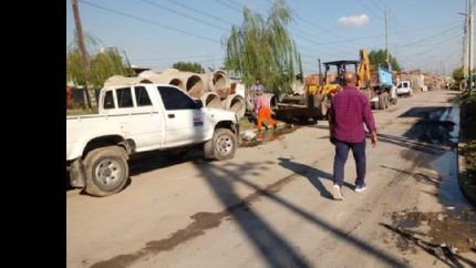 lomas: con obras hidricas, mejoran el drenaje en barrio obrero