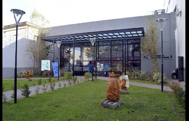 el teatro recibe a miles de personas cada año.