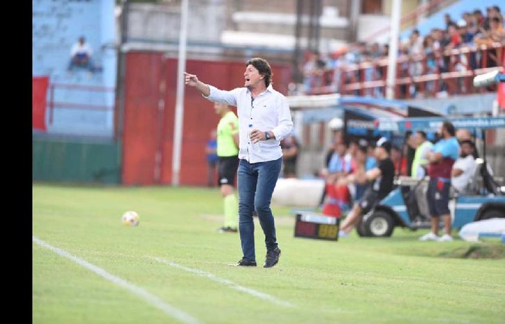 en su primer partido en el club, el DT se fue conforme por lo hecho.