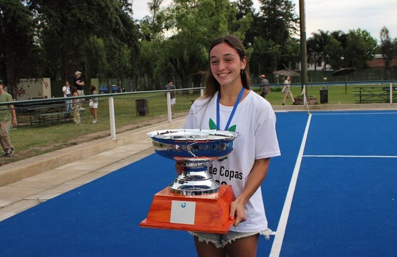 Milagros Di Santo, campeona con Lomas Athletic.