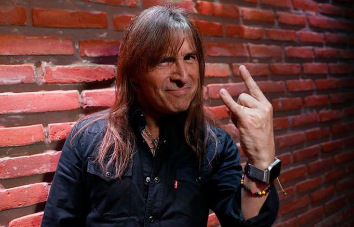 Cantante de Rata Blanca.