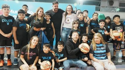 Participaron deportistas, profes y autoridades de 52 clubes de barrio.