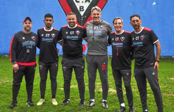 Vivaldo, rodeado de sus colaboradores.