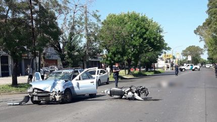 Un motociclista murió tras un impactante choque en San José, Temperley.