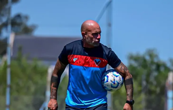 Pablo Nieva aportó sus conceptos para el nuevo Brown de Adrogué.