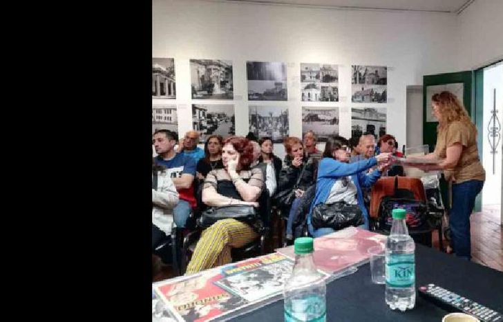 Hubo más de 25 personas en la charla.