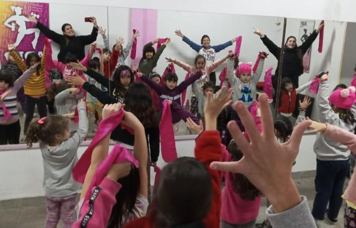 La danza también elige ser exclusiva para niñas, adolescentes y adultas mayores.