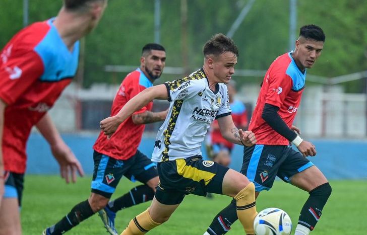 Brown perdió con Comunicaciones y acumula cuatro partidos sin triunfos en la Primera B.