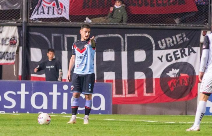 Brown de Adrogué se medirá ante Chacarita el domingo.