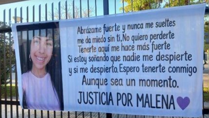 Familiares de la víctima reclamaron que el autor del femicidio sea condenado a perpetua. Familiares de la víctima reclamaron que el autor del femicidio sea condenado a perpetua.