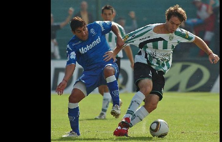 Sardella vistió la camiseta del Taladro y de varios equipos en el fútbol de Argentina, Chile e Italia.