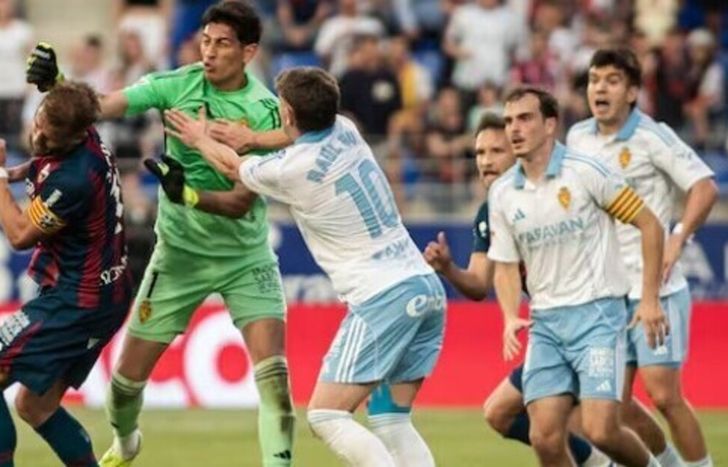 La trompada brutal del ex Lanús Esteban Andrada.