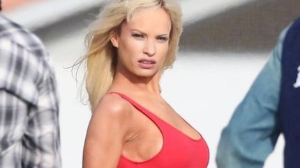 lily james se convirtio en pamela anderson