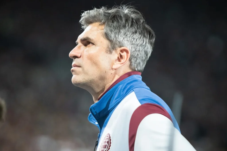 Mauricio Pellegrino no encuentra el rumbo en Lanús.