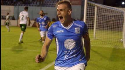 alejandro cabrera se convirtio en el tercer refuerzo de banfield