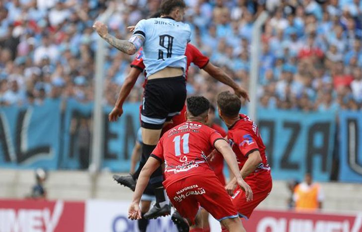 Brown no pudo amargar la fiesta del Pirata, que ascendió a la Primera División.