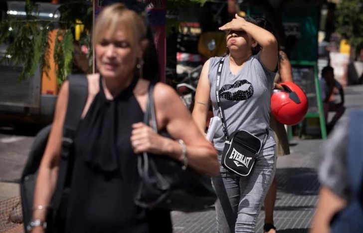 La térmica llegó a 42º este jueves y la ola de calor seguirá hasta mañana.