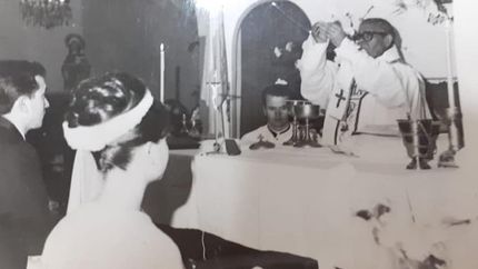 Tesoro: el casamiento de Tomás Otero, junto al cura Amores.