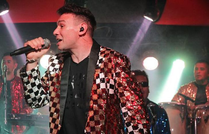 La banda, en vivo.