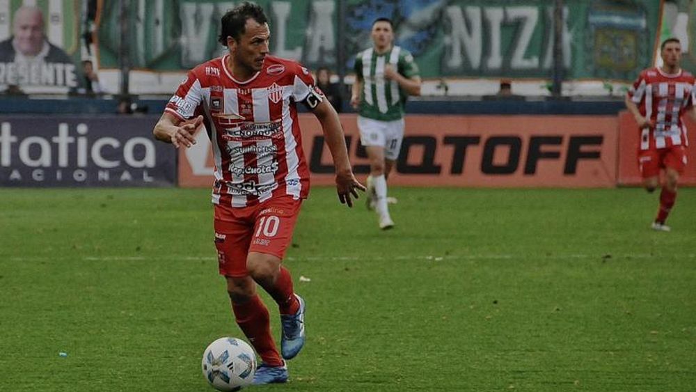 Fernando Enrique, capitán de Talleres de Escalada. Fernando Enrique, capitán de Talleres de Escalada.