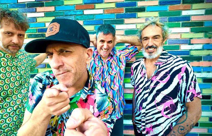 Árbol sale de gira.