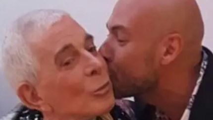 Carlos Perciavalle y su esposo.