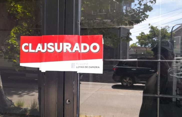 La agencia denunciada por estafas millonarias fue clausurada.