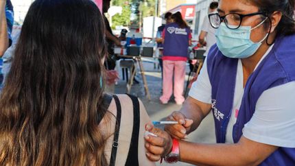 Buscan que los vecinos estén protegidos ante la suba de casos.