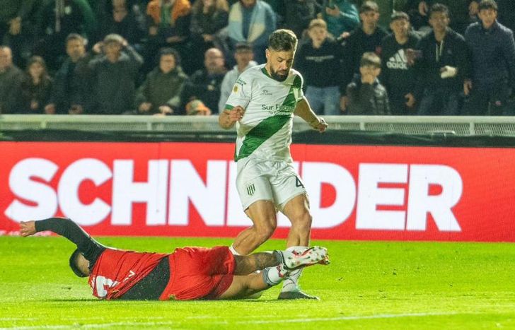 Giménez tuvo tres chances claras frente a Armani.