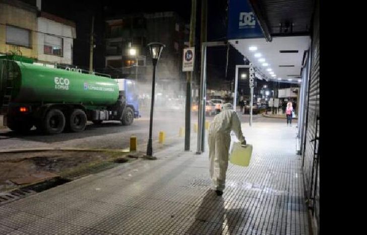 Siguen los operativos nocturnos para prevenir más contagios.