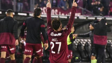 Así celebró su gol González. Así celebró su gol González.