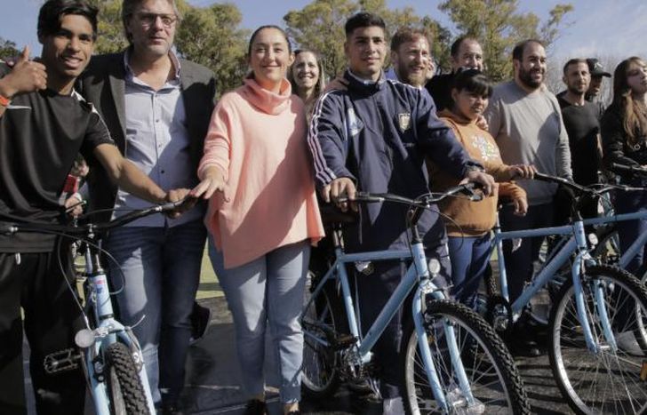 Entregaron más de 10 mil bicicletas a alumnos del Municipio.