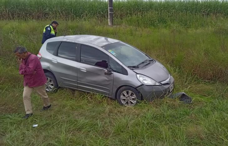 Así quedó el auto tras el choque.