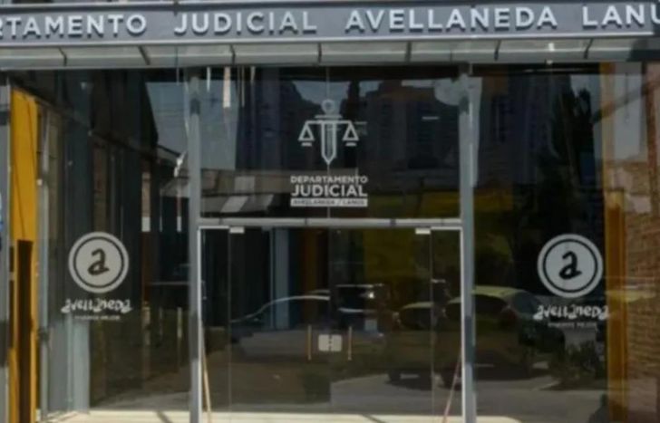 El juicio contra el excomisario detenido fue desarrollado en los Tribunales de Avellaneda.