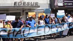 Lomas: vecinos marchan contra Edesur por los reiterados cortes