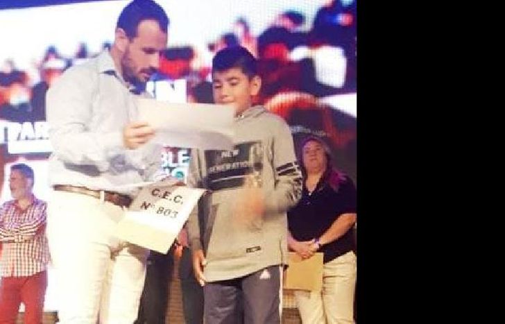 Se les dio una distinción a los estudiantes.