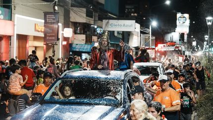 La caravana de los Reyes Magos arrancó 20.45. Arrancó en Meeks y siguió por Boedo.&nbsp;